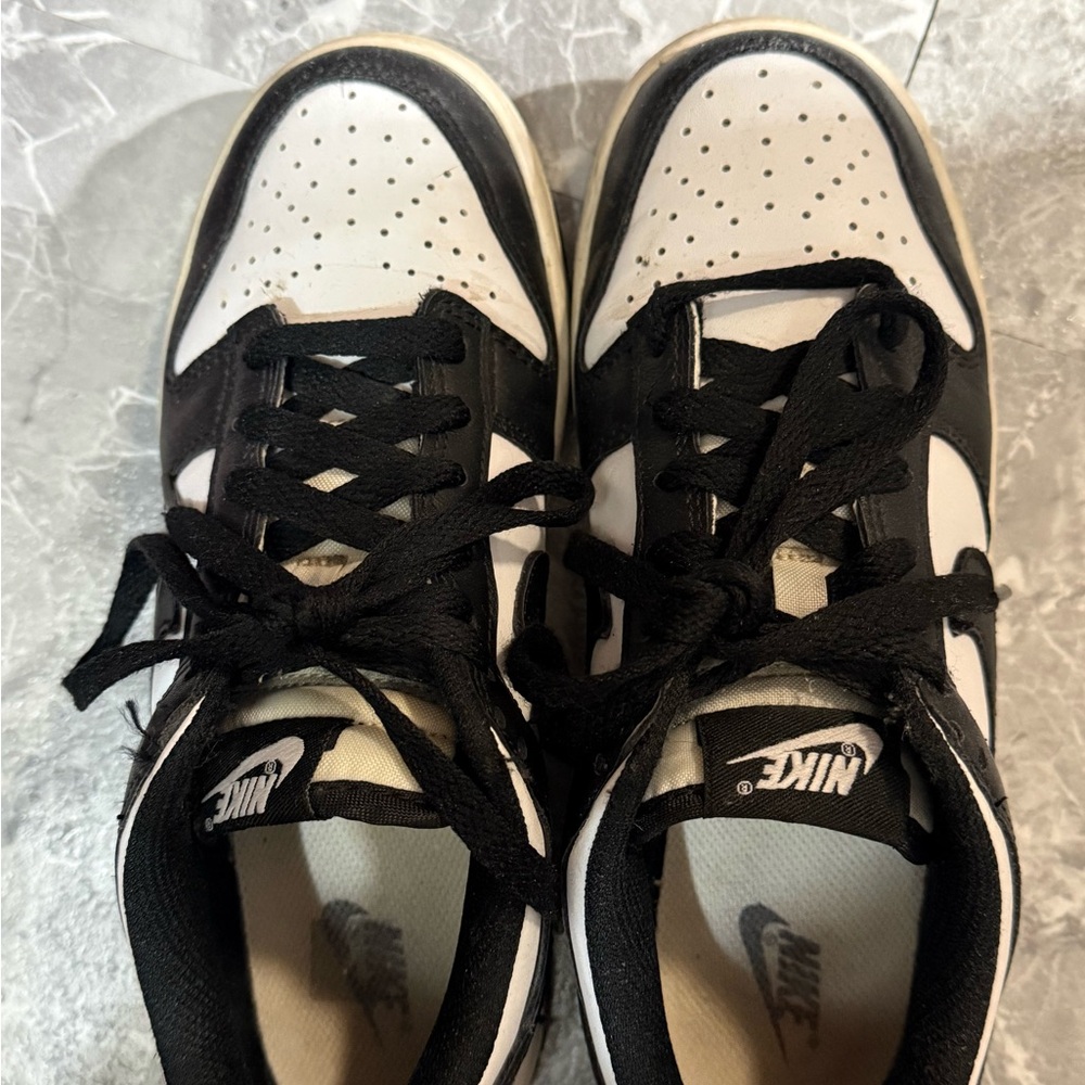 Nike Panda Low Dunks Sneakers
